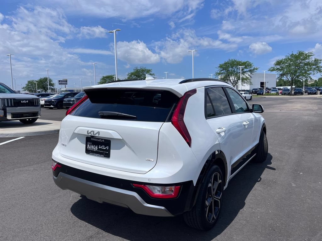 Certified 2024 Kia Niro EX Touring FWD image 4