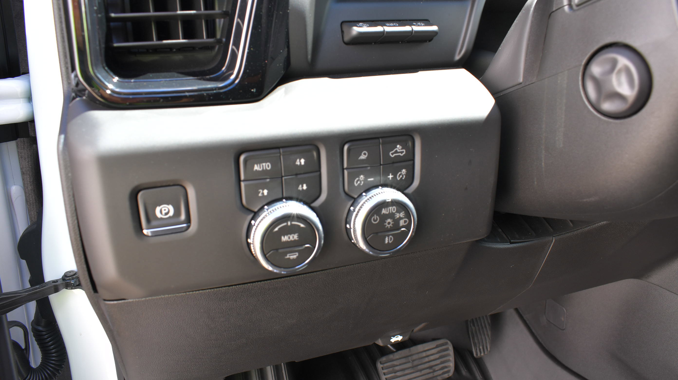 New 2026 GMC Sierra 1500 AT4 w/ AT4 Premium Package image 14