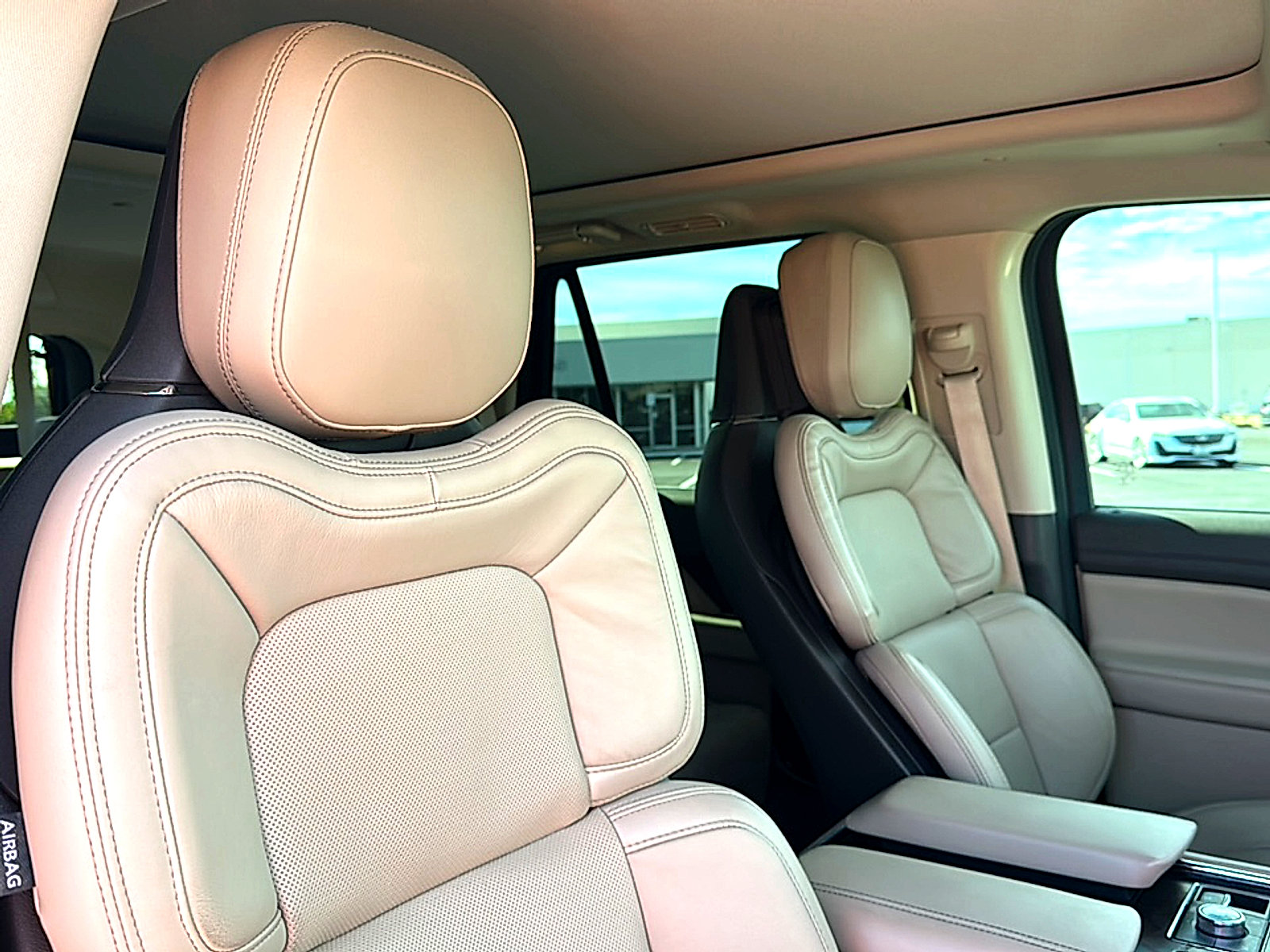 Used 2022 Lincoln Navigator Reserve RWD image 29