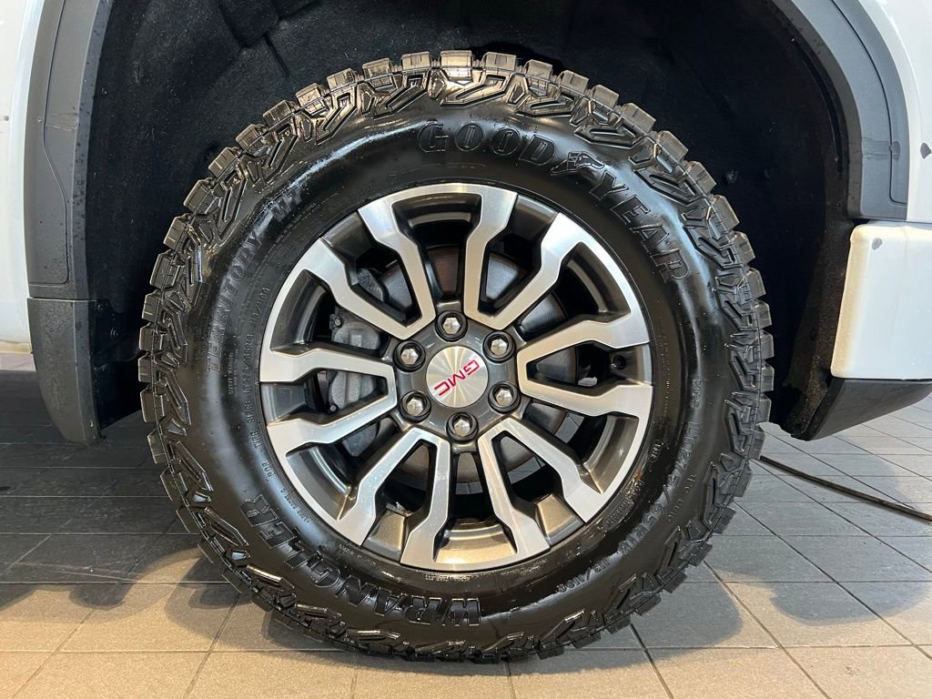 Used 2022 GMC Sierra 1500 AT4 w/ AT4 Premium Package image 10