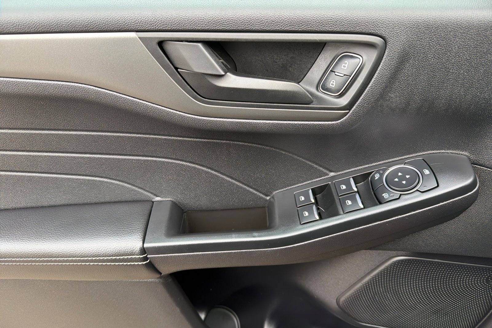 Used 2025 Ford Escape Active image 11