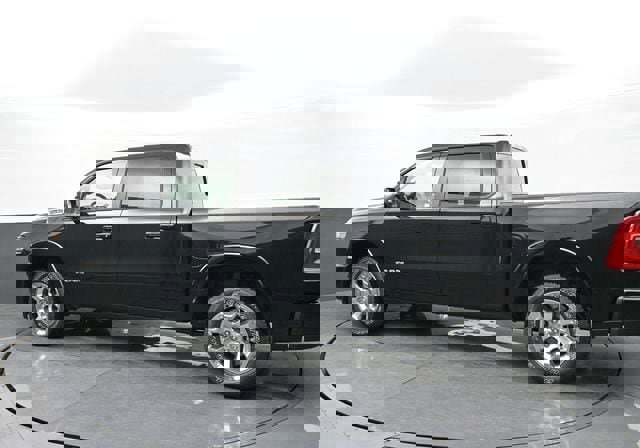 New 2026 RAM 1500 4x4 Crew Cab image 3