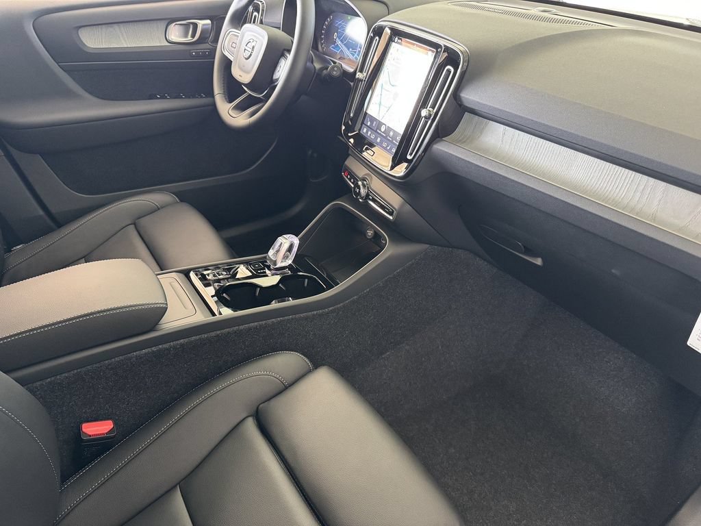 New 2026 Volvo XC40 B5 Ultra w/ Protection Package Premier AWD/4WD image 38