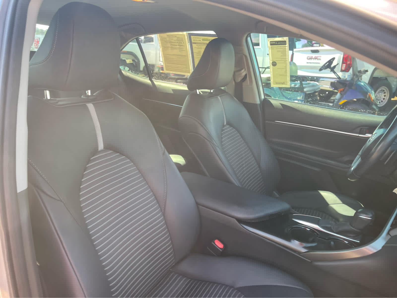Used 2020 Toyota Camry SE FWD image 25
