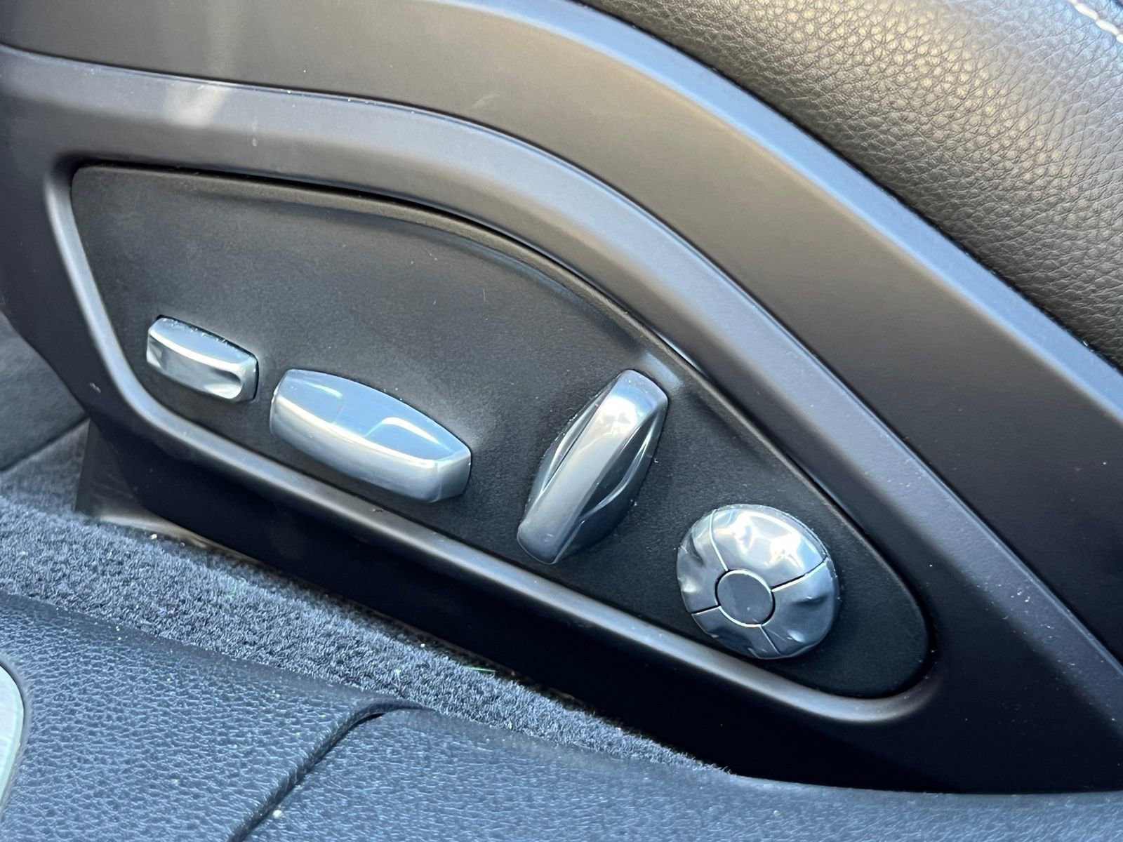 Certified 2020 Porsche Panamera Edition image 31