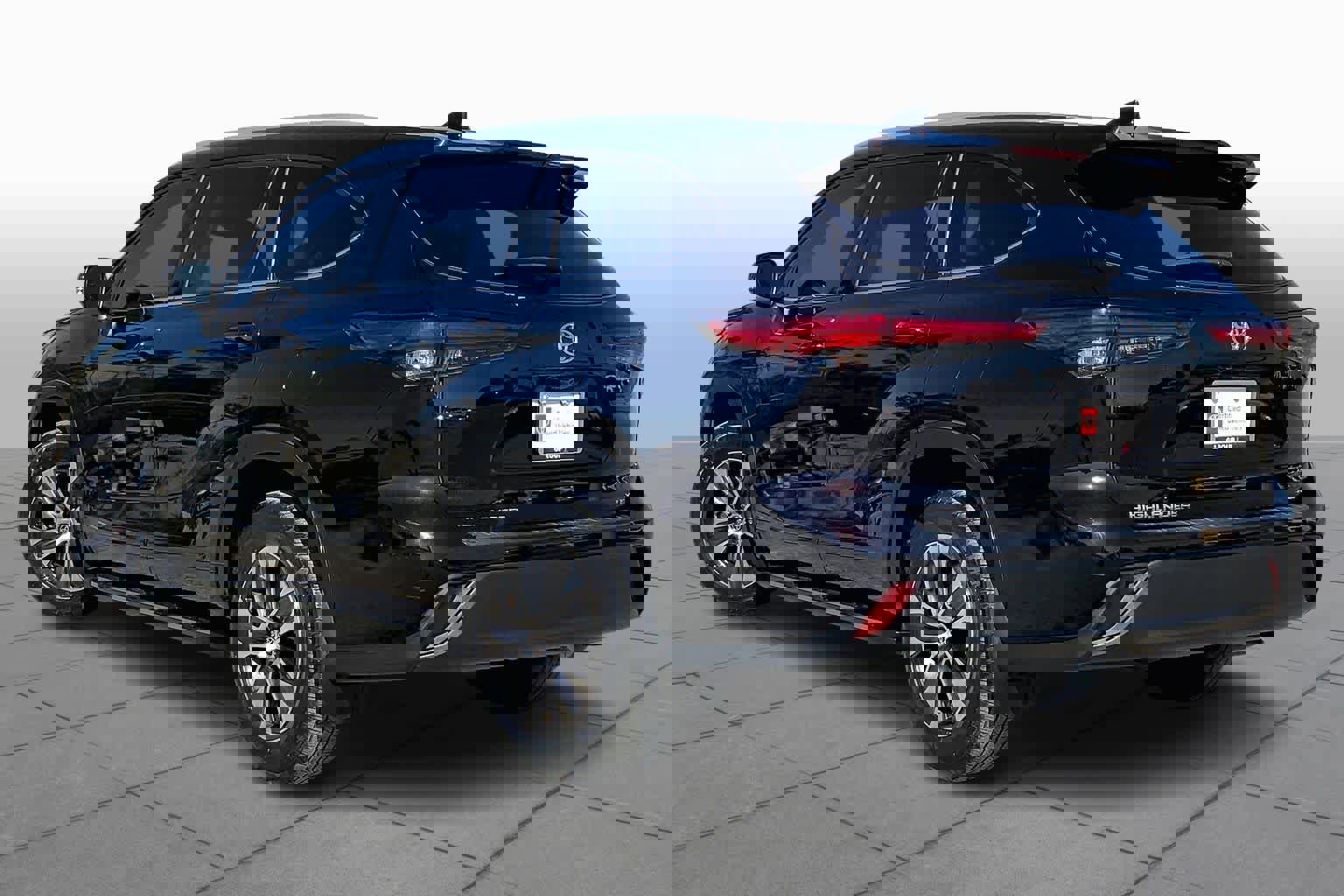 Used 2022 Toyota Highlander XLE image 12