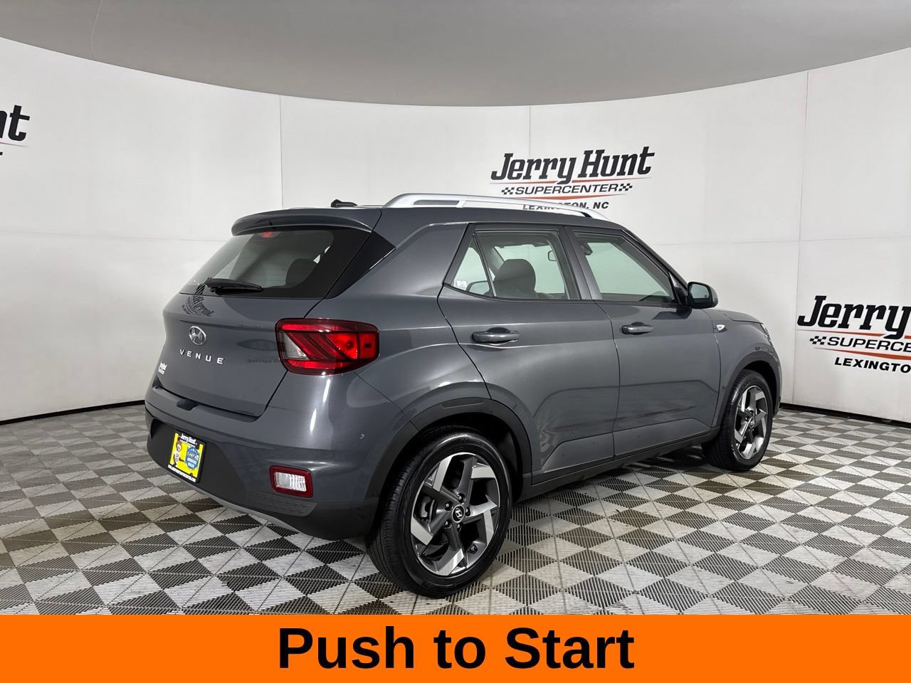 Used 2025 Hyundai Venue SEL FWD image 6