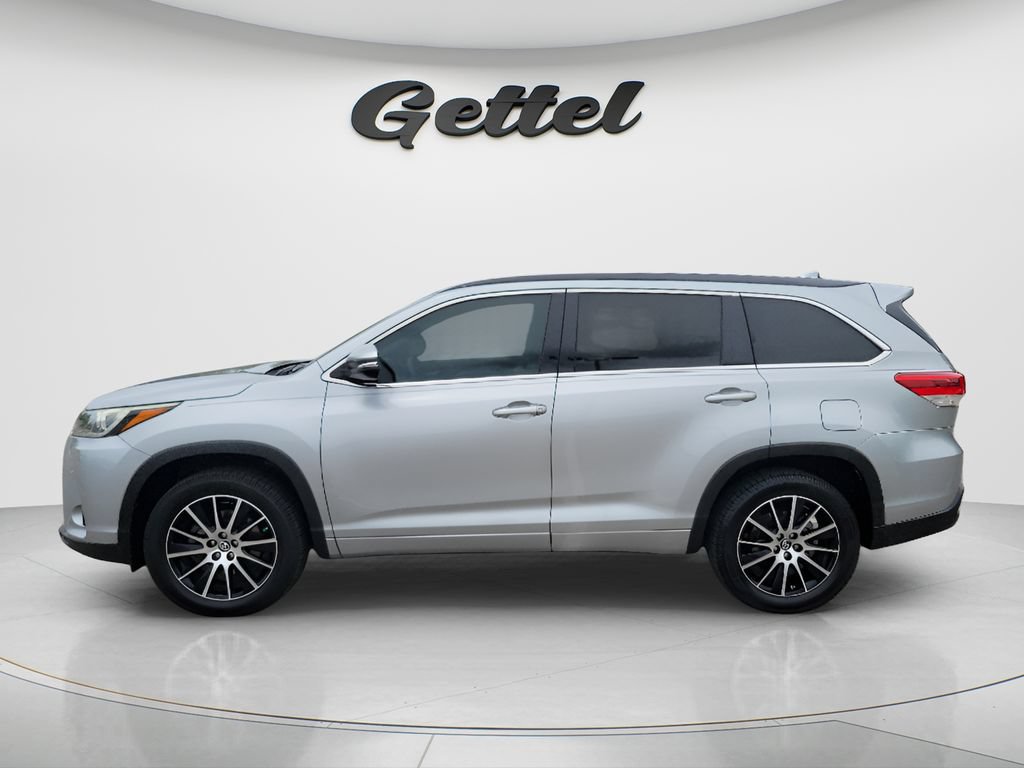 Certified 2018 Toyota Highlander SE FWD image 8
