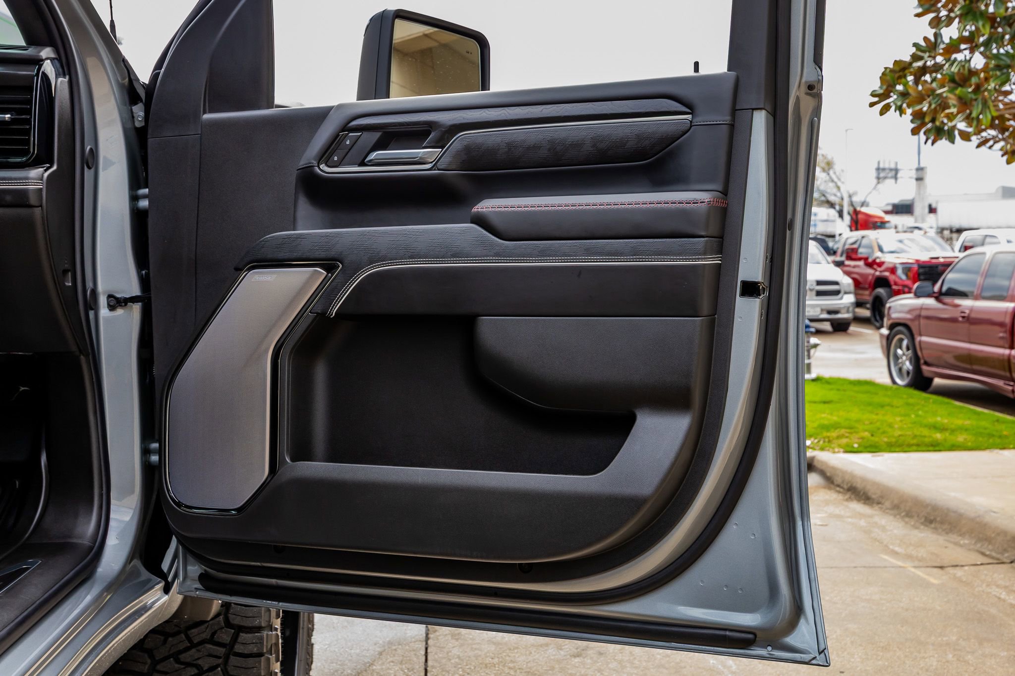 Used 2026 GMC Sierra 2500 AT4X image 37