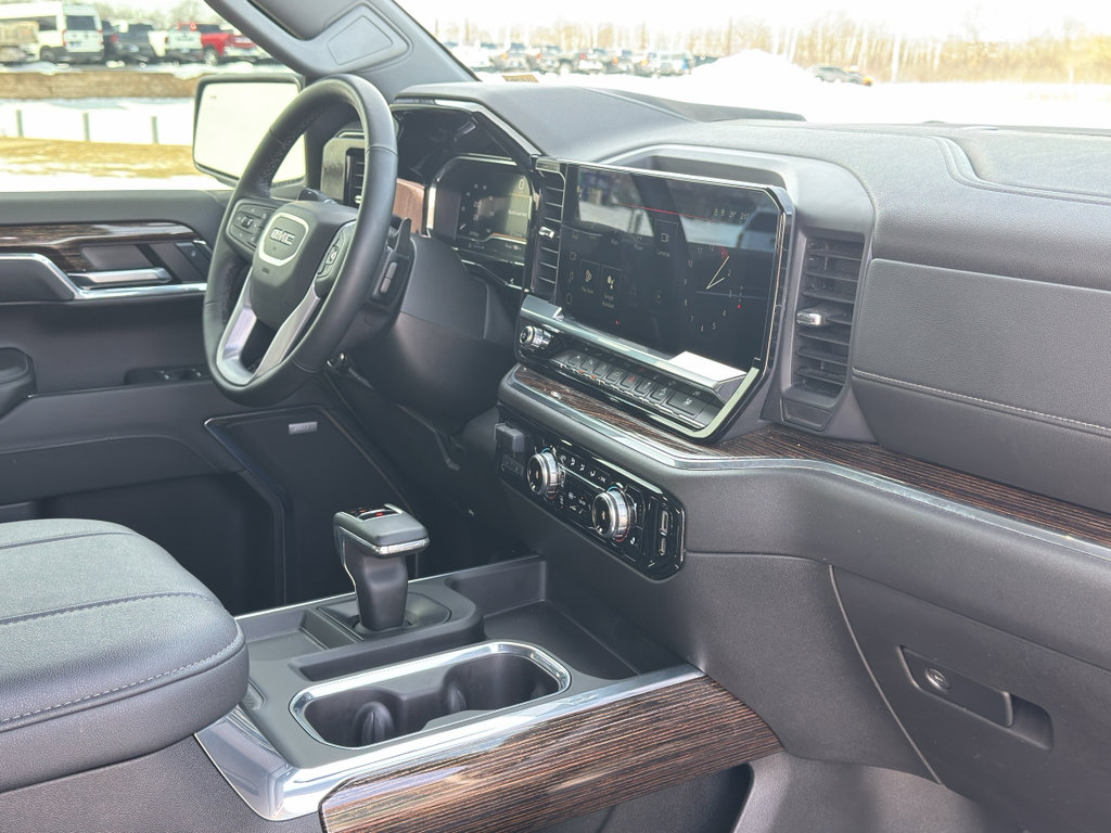 Used 2024 GMC Sierra 1500 Elevation w/ Elevation Premium Package AWD/4WD image 29