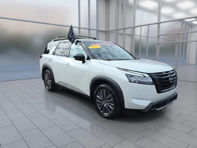 Certified 2024 Nissan Pathfinder SL w/ SL Premium Package AWD/4WD image 2