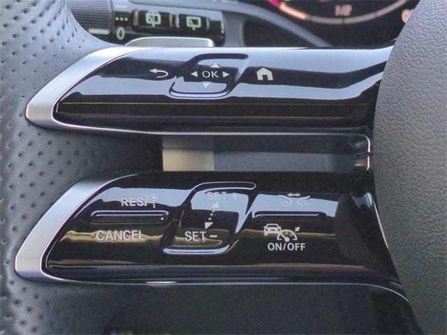 Used 2025 Mercedes-Benz GLC 300 4MATIC image 24