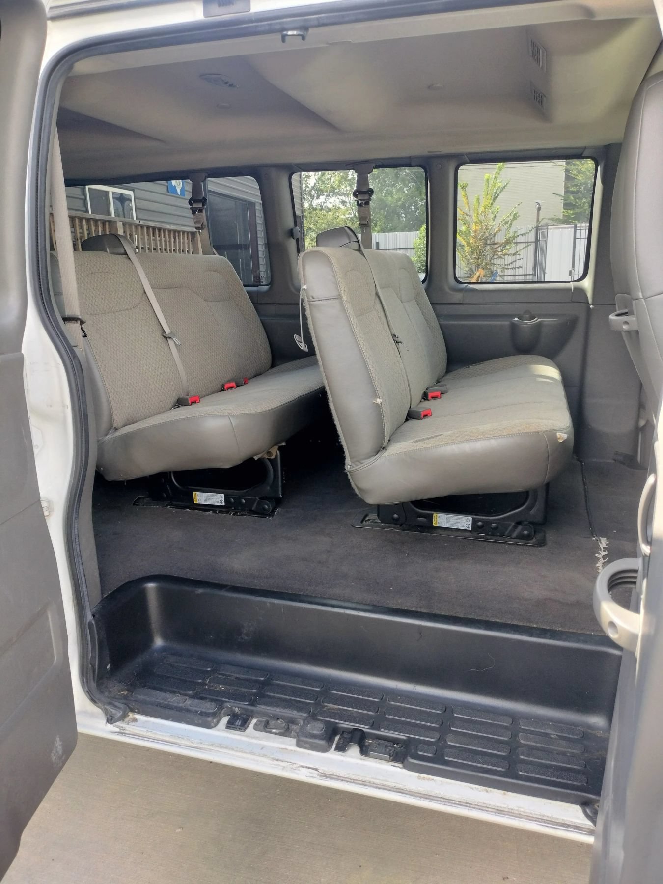 Used 2019 Chevrolet Express 2500 LS w/ Driver Convenience Package RWD image 34