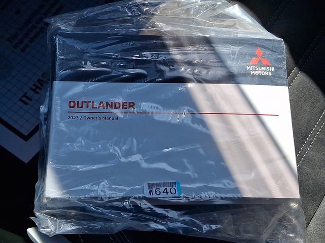 Used 2023 Mitsubishi Outlander SE Black Edition image 26