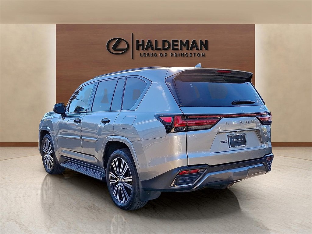 Used 2023 Lexus LX 600 4WD w/ Luxury Package image 4