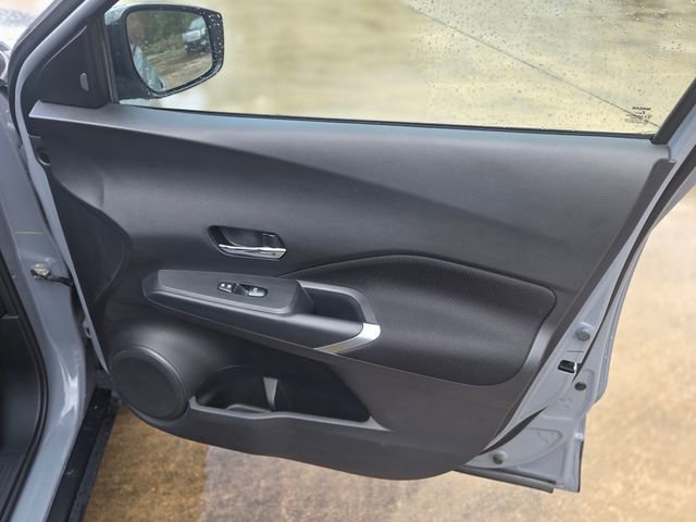 Used 2023 Nissan Kicks SV image 14