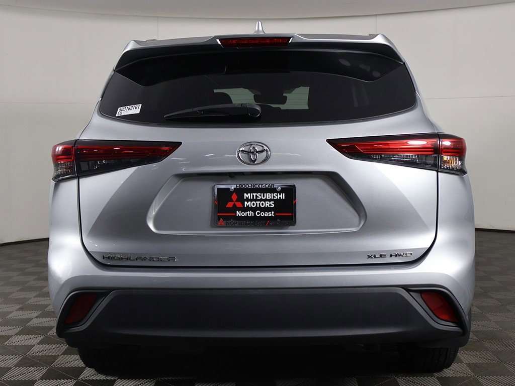 Used 2020 Toyota Highlander XLE image 13