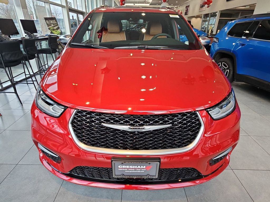 New 2026 Chrysler Pacifica Pinnacle w/ Trailer Tow Group AWD/4WD image 2