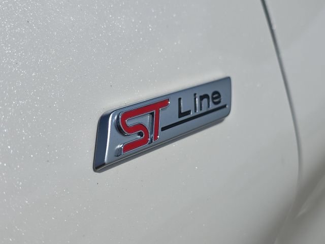 Used 2025 Ford Explorer ST-Line w/ ST-Line Street Pack AWD/4WD image 9