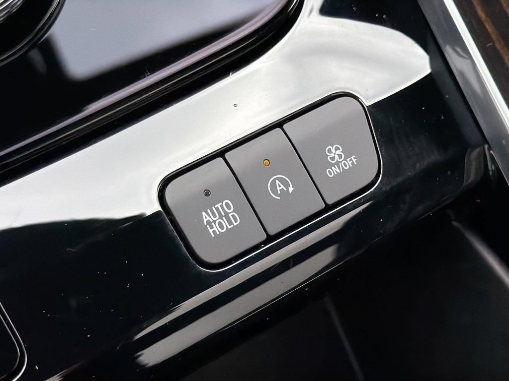 Certified 2026 Cadillac Escalade Luxury RWD image 17