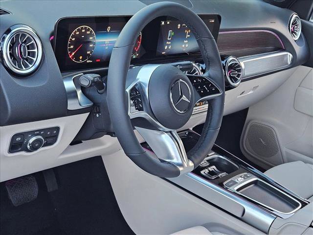 New 2026 Mercedes-Benz GLB 250 image 3