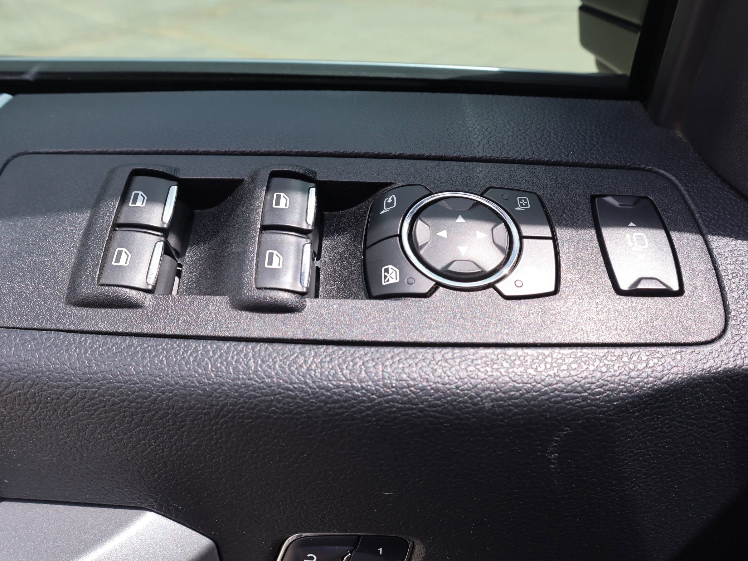 Used 2018 Ford F250 Platinum w/ Platinum Ultimate Package image 24