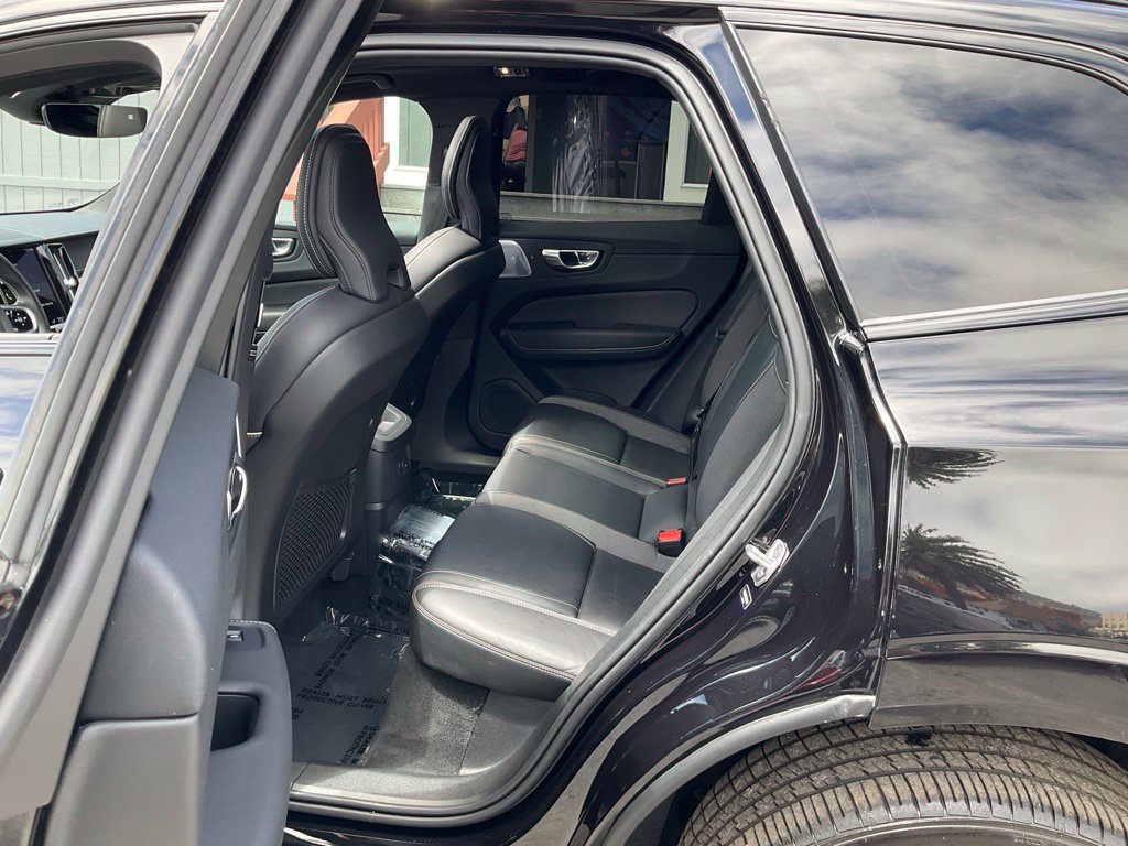 Used 2021 Volvo XC60 T8 R-Design w/ Advanced Package AWD/4WD image 26