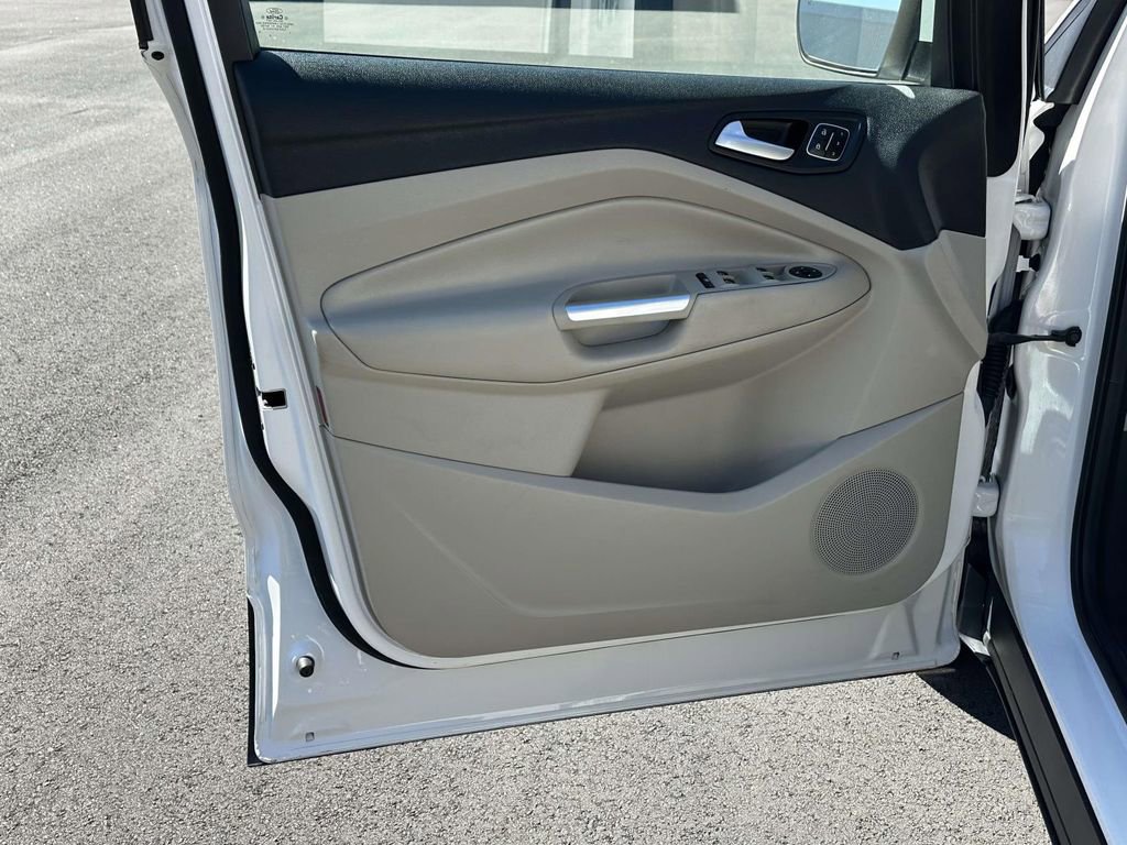 Used 2017 Ford Escape Titanium w/ Equipment Group 301A image 5