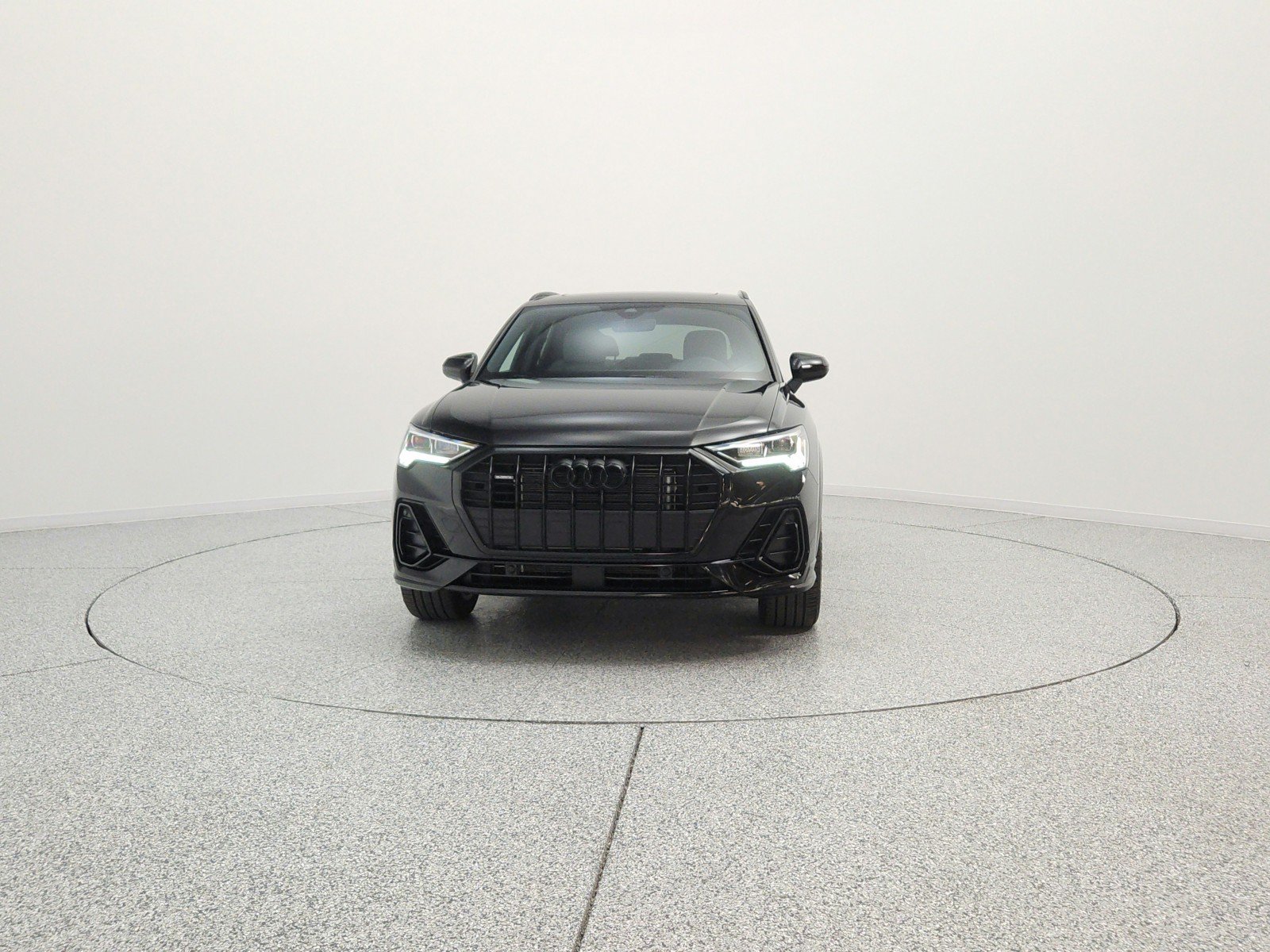 Used 2025 Audi Q3 2.0T Premium w/ Convenience Package AWD/4WD image 2