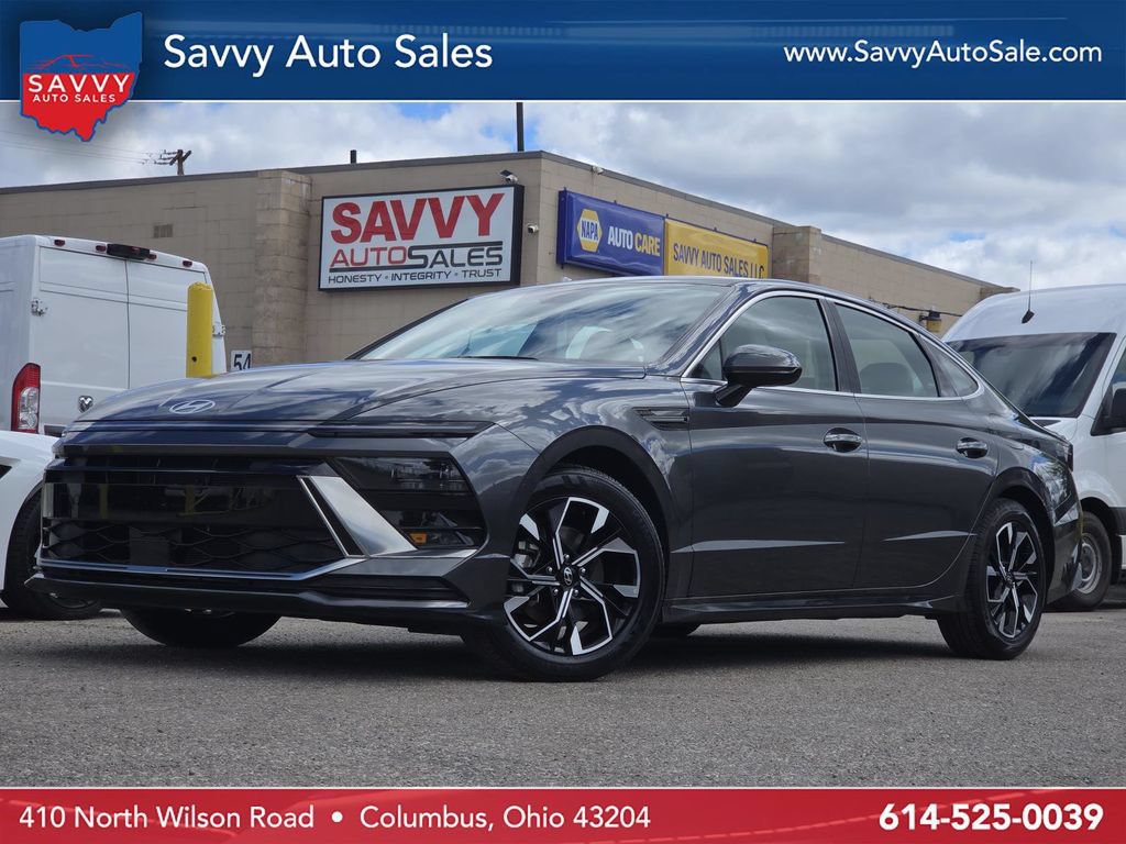 Used 2025 Hyundai Sonata SEL FWD image 1