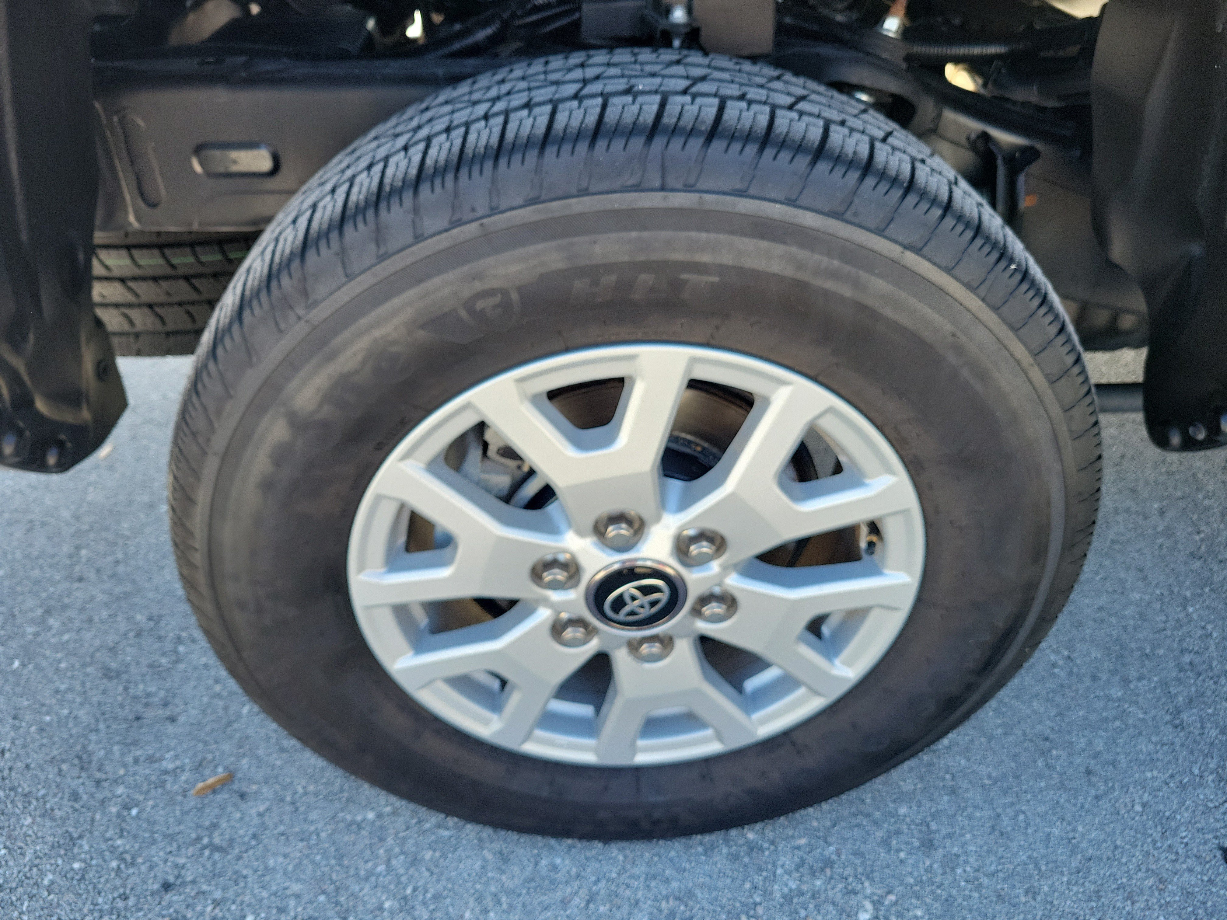Certified 2026 Toyota Tacoma SR5 AWD/4WD image 8