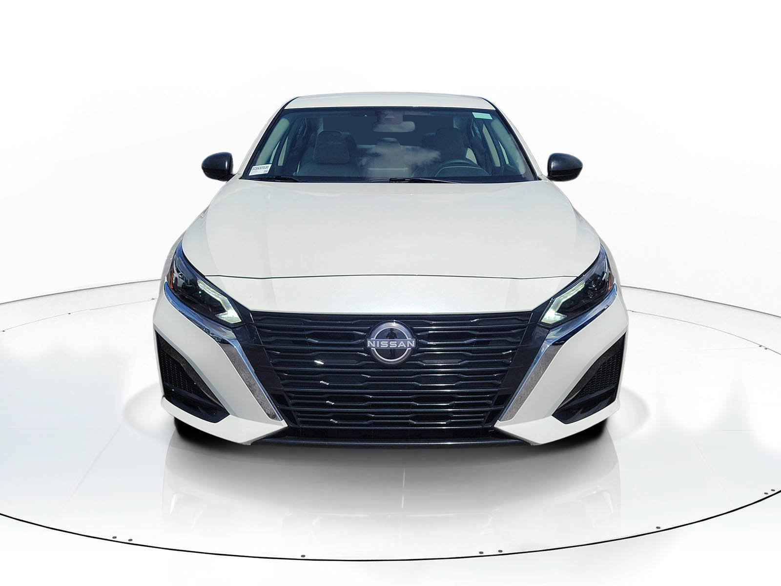 Used 2025 Nissan Altima 2.5 SV FWD image 2