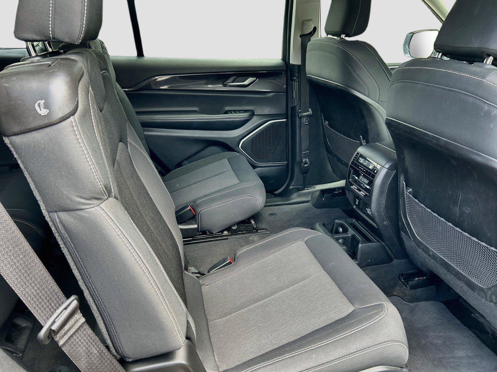 Used 2022 Jeep Grand Cherokee L Laredo w/ Luxury Tech Group I AWD/4WD image 23