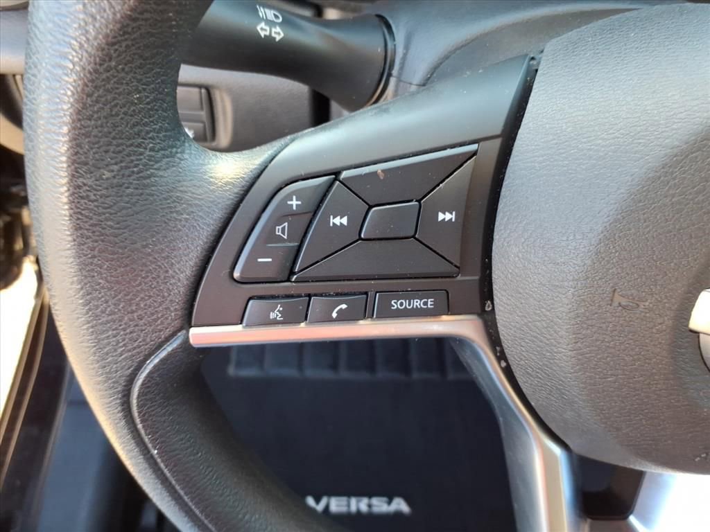 Used 2020 Nissan Versa S image 29