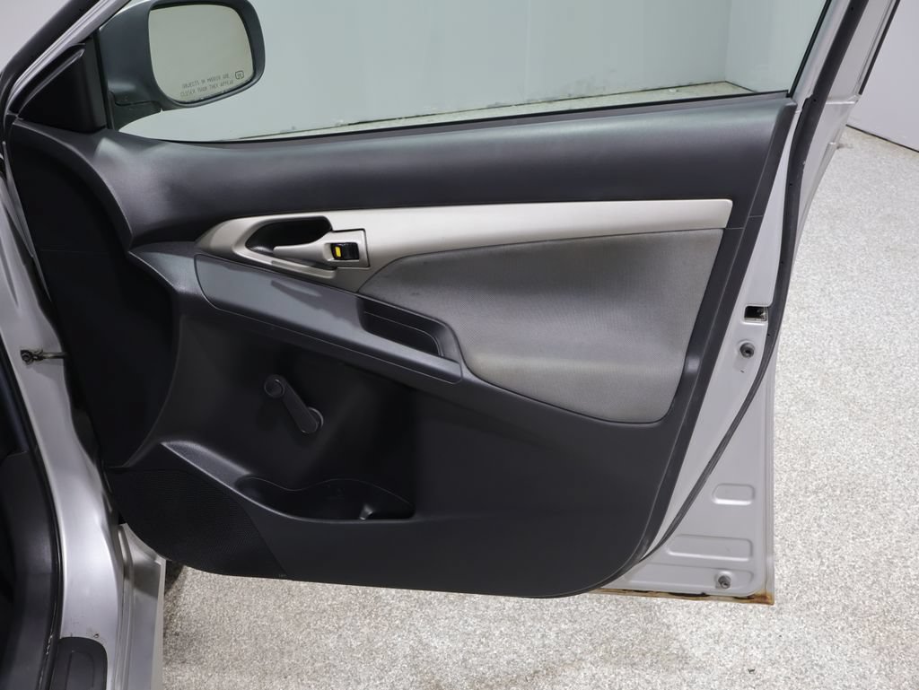 Used 2009 Toyota Matrix FWD image 20