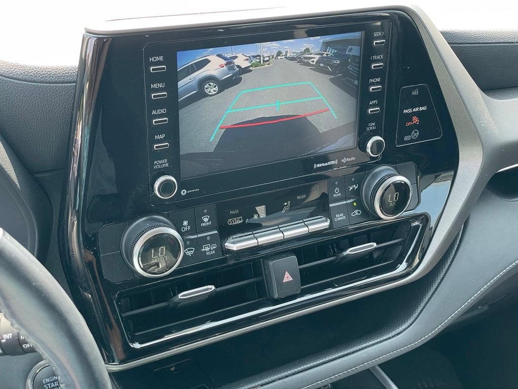 Used 2020 Toyota Highlander LE AWD/4WD image 21