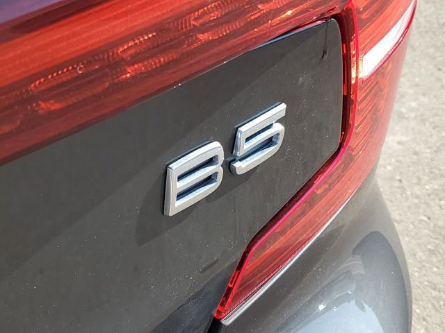 Used 2024 Volvo S60 B5 Core image 32