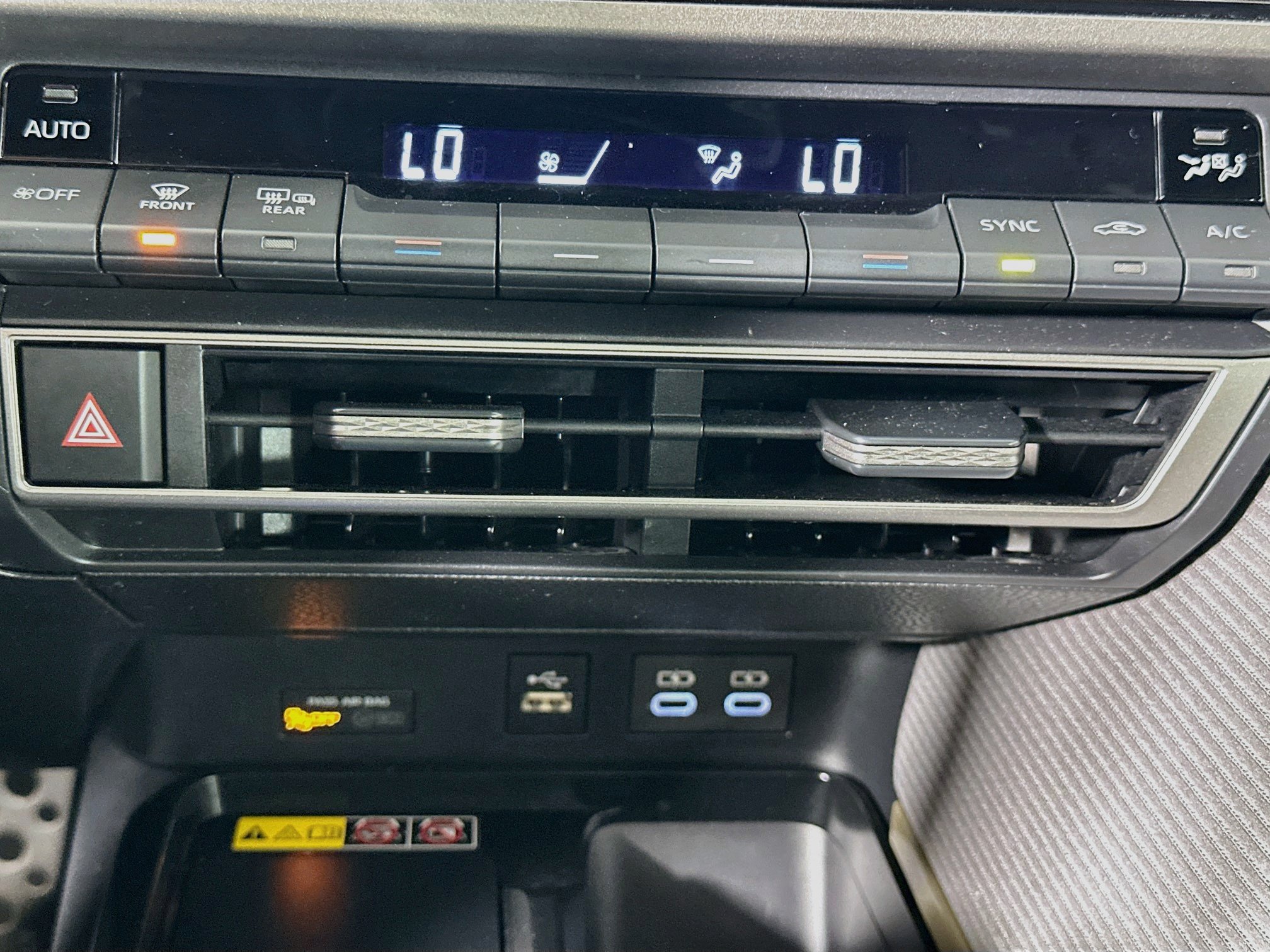 Used 2025 Toyota Camry SE FWD image 23