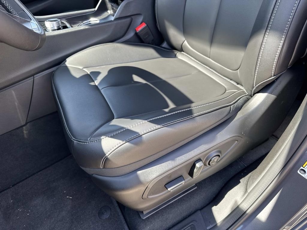 New 2025 Jeep Grand Cherokee Limited w/ Black Appearance Package RWD image 35