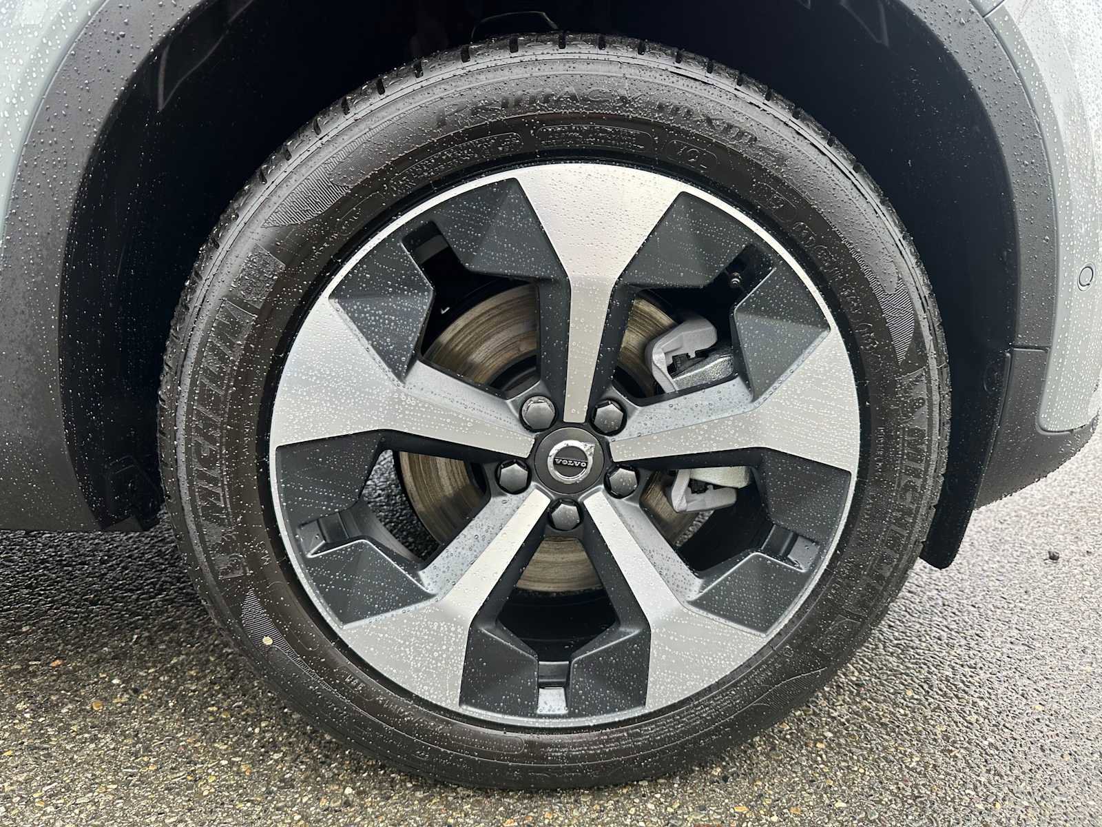 New 2026 Volvo XC40 B5 Plus w/ Protection Package Premier image 9