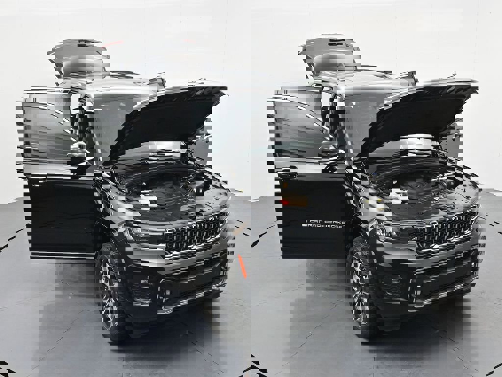 Used 2023 Jeep Grand Cherokee Overland image 41