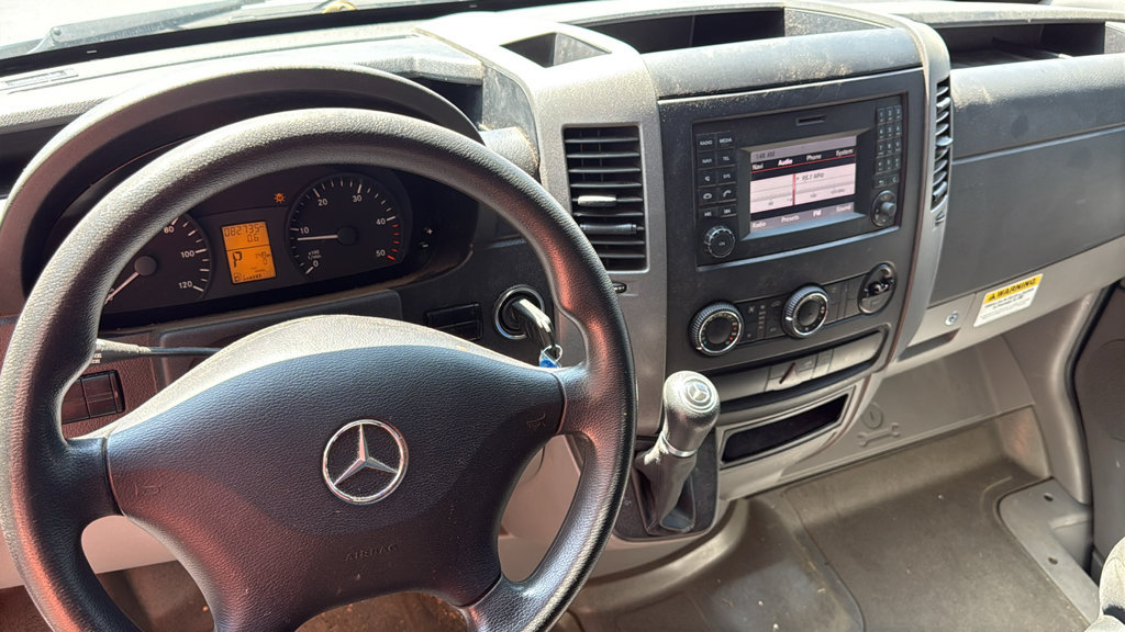 Used 2015 Mercedes-Benz Sprinter 2500 image 21