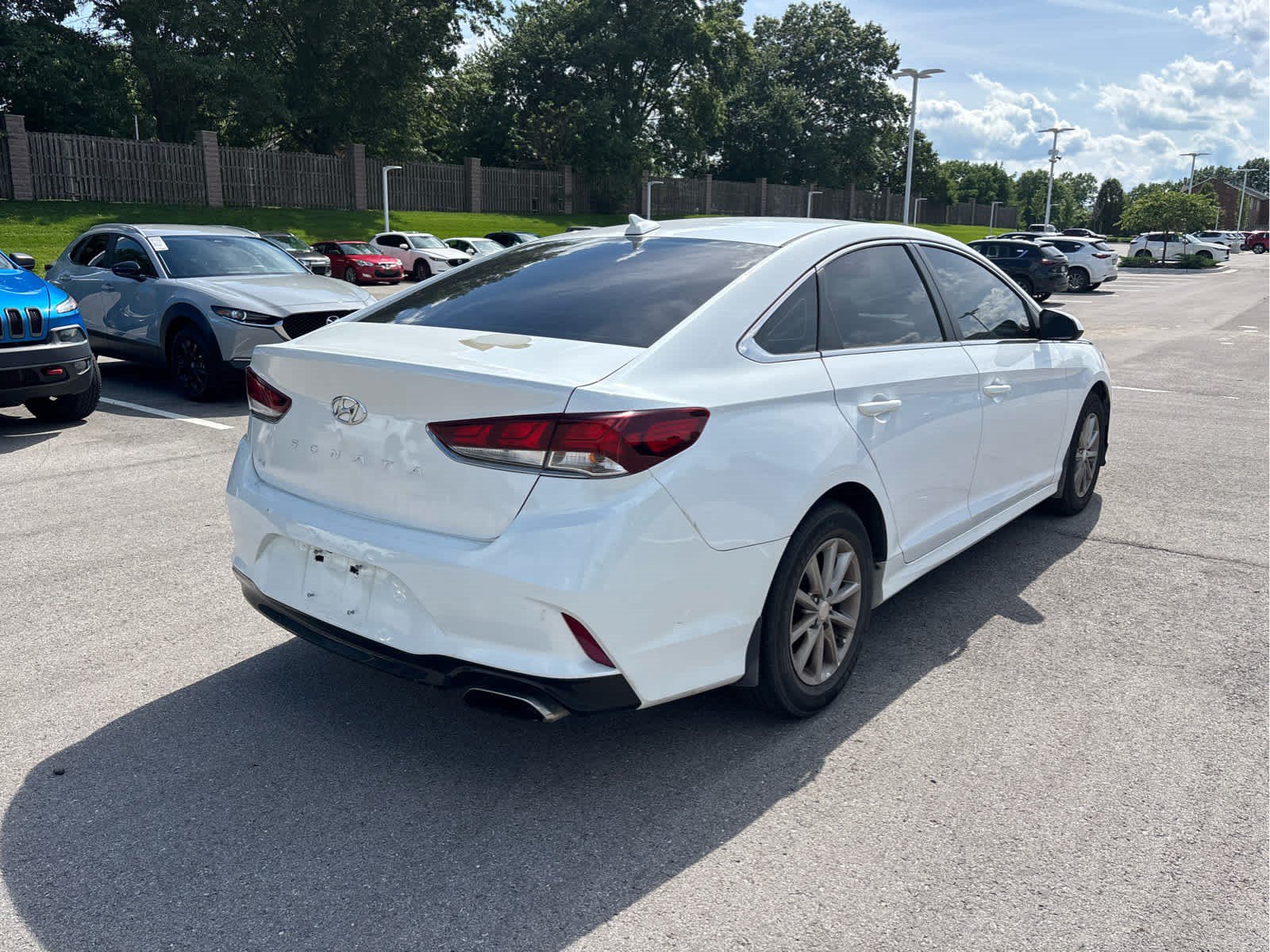 Used 2018 Hyundai Sonata SE w/ Winter Weather Package FWD image 4