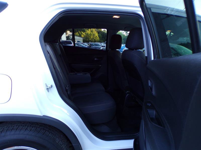 Used 2020 Chevrolet Trax LS w/ Fleet Convenience Package FWD image 21