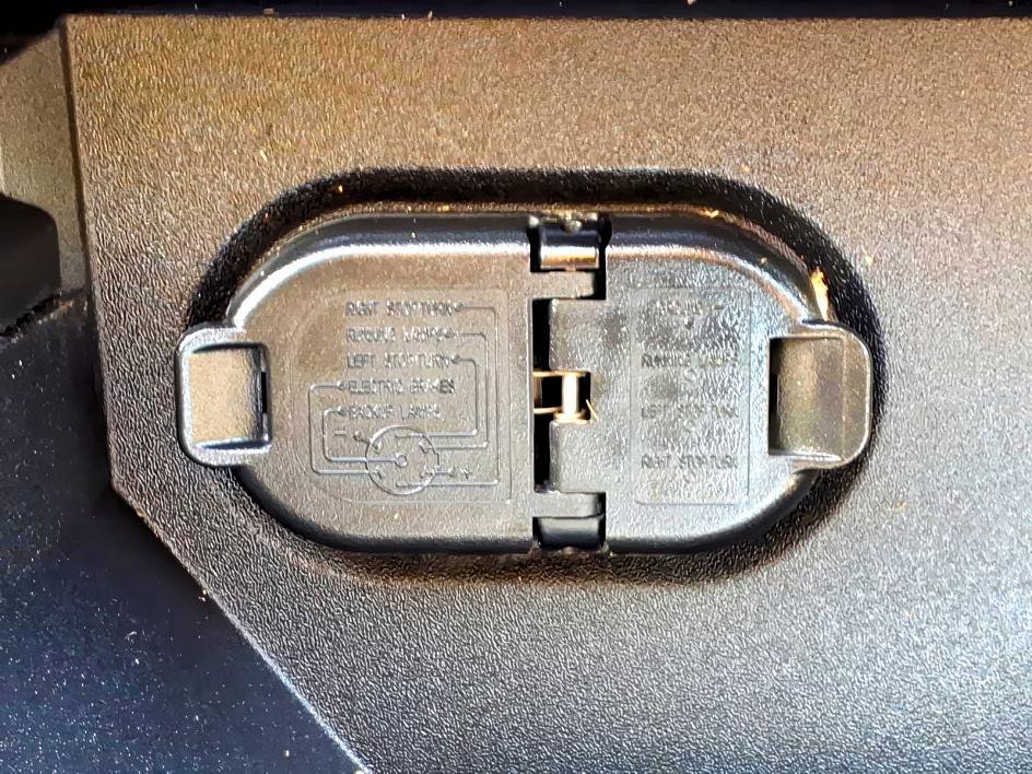 Used 2022 Toyota Tundra SR5 w/ Convenience Package image 10