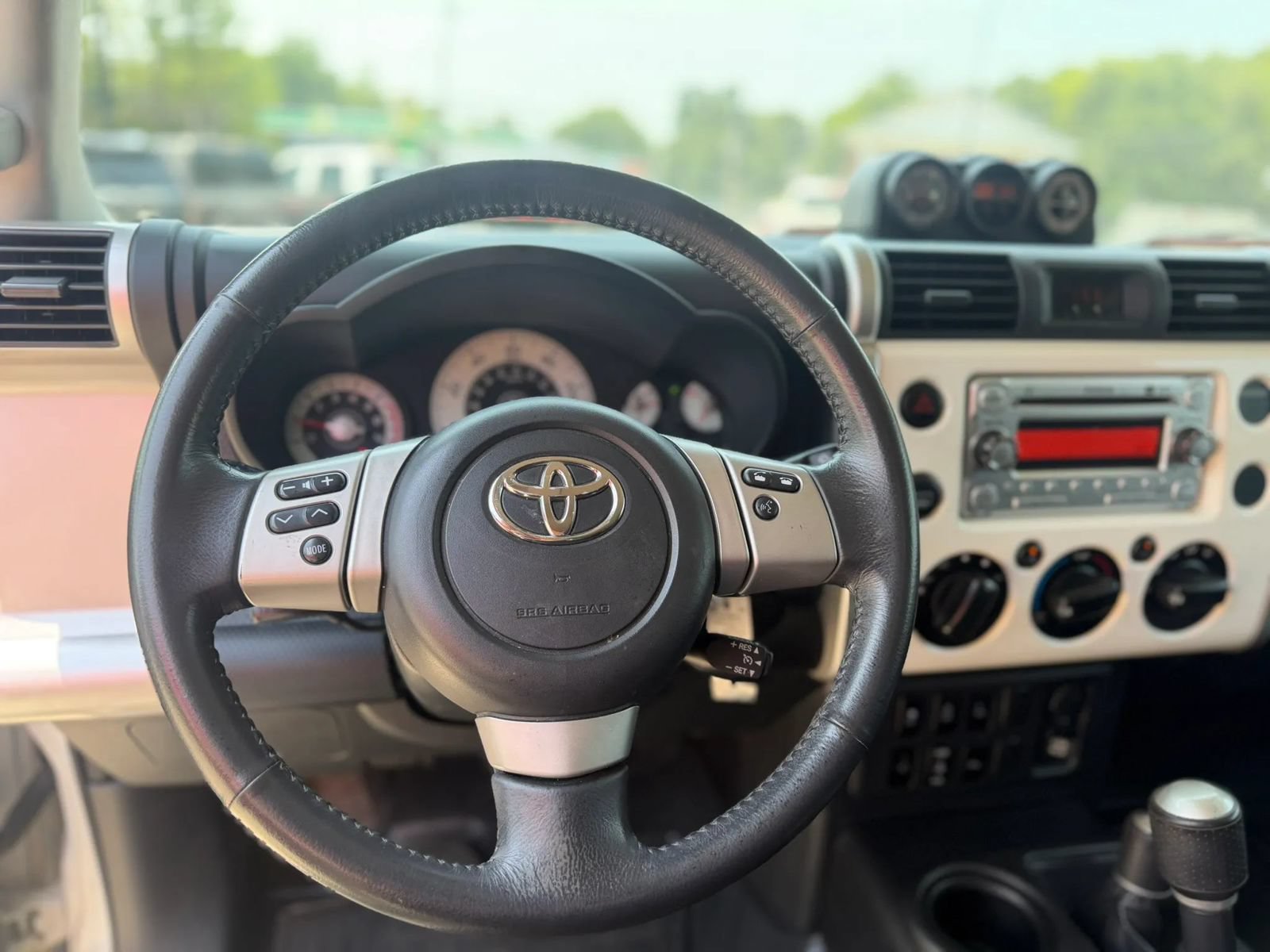 Used 2012 Toyota FJ Cruiser 4WD w/ Upgrade Pkg image 9