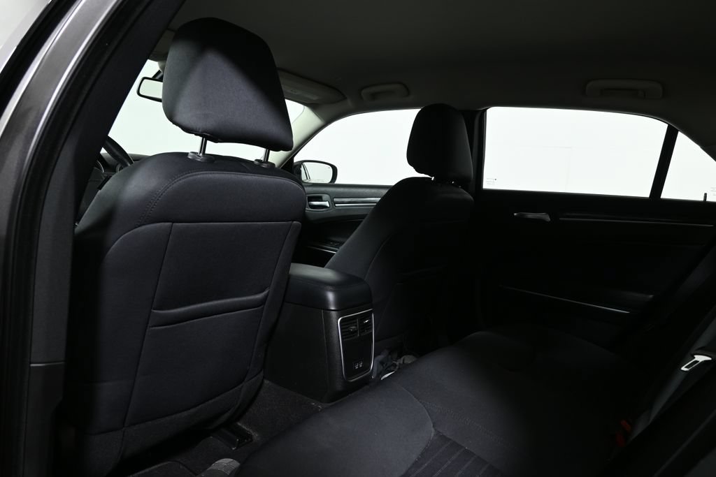 Used 2022 Chrysler 300 Touring w/ Sport Appearance Package AWD/4WD image 7