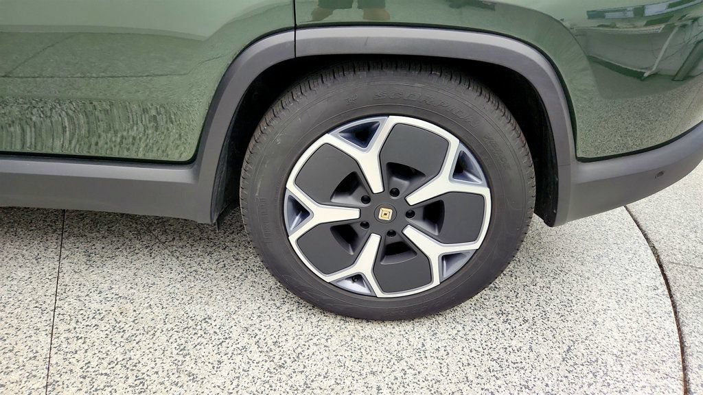Used 2024 Rivian R1S Adventure AWD/4WD image 9