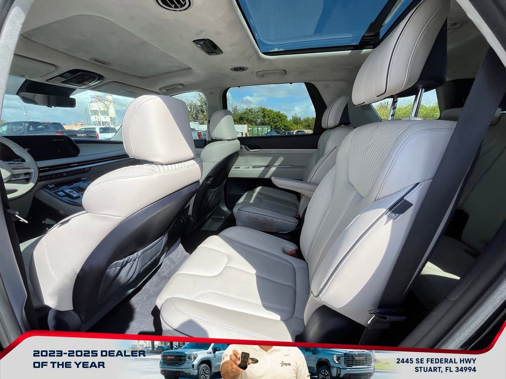 Used 2024 Hyundai Palisade Calligraphy image 13