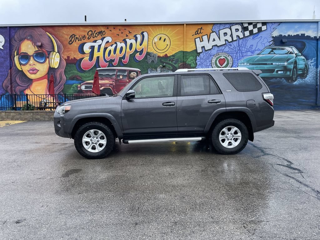 Used 2017 Toyota 4Runner SR5 Premium AWD/4WD image 2